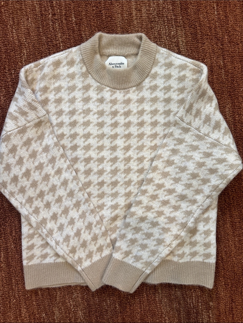 Abercrombie & Fitch Cream and Beige Houndstooth Crewneck Sweater